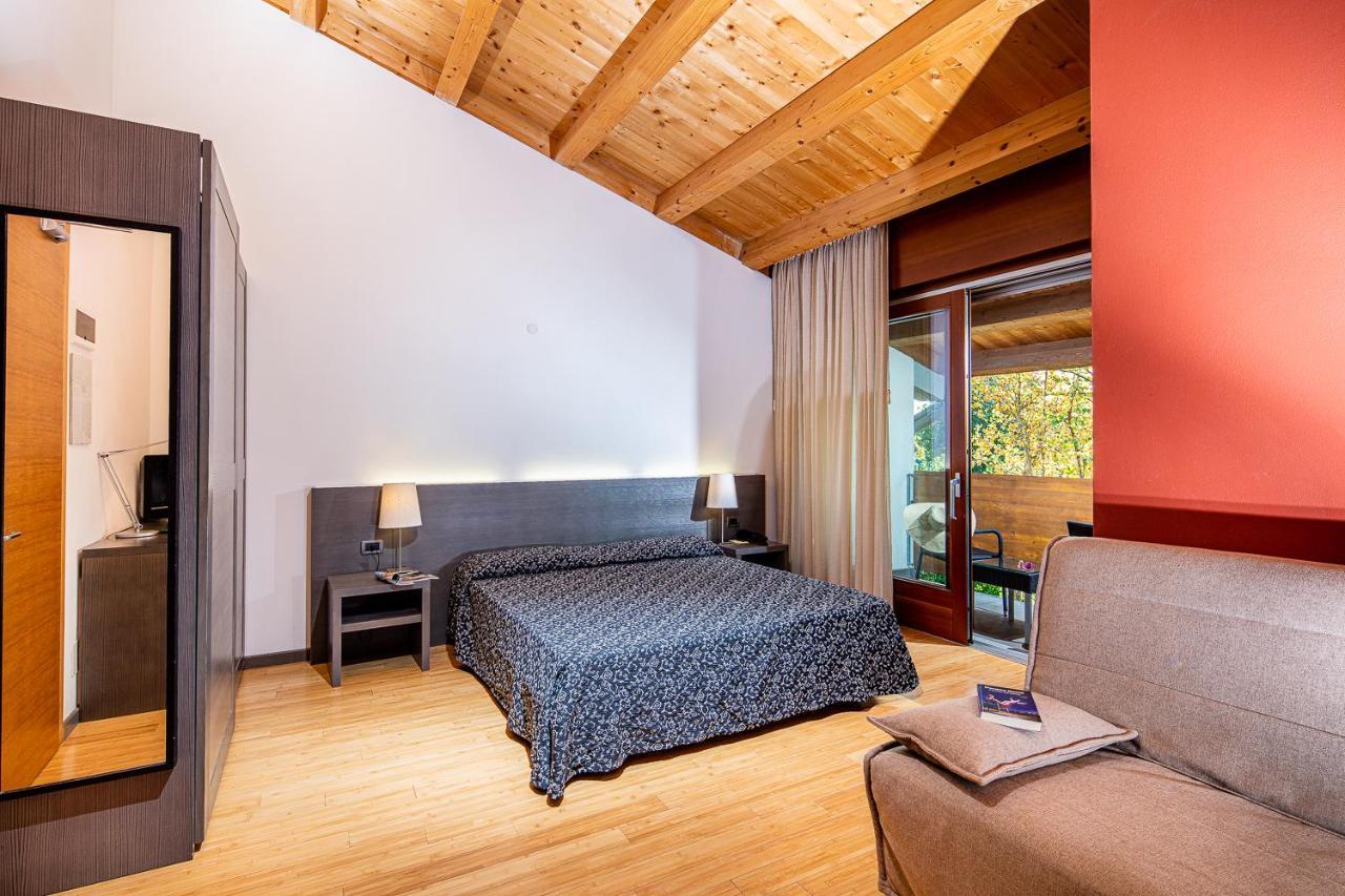 Hotel La Pergola Линьяно-Саббьядоро Экстерьер фото