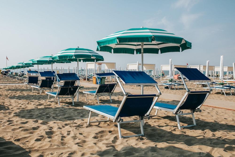 Hotel La Pergola Линьяно-Саббьядоро Экстерьер фото