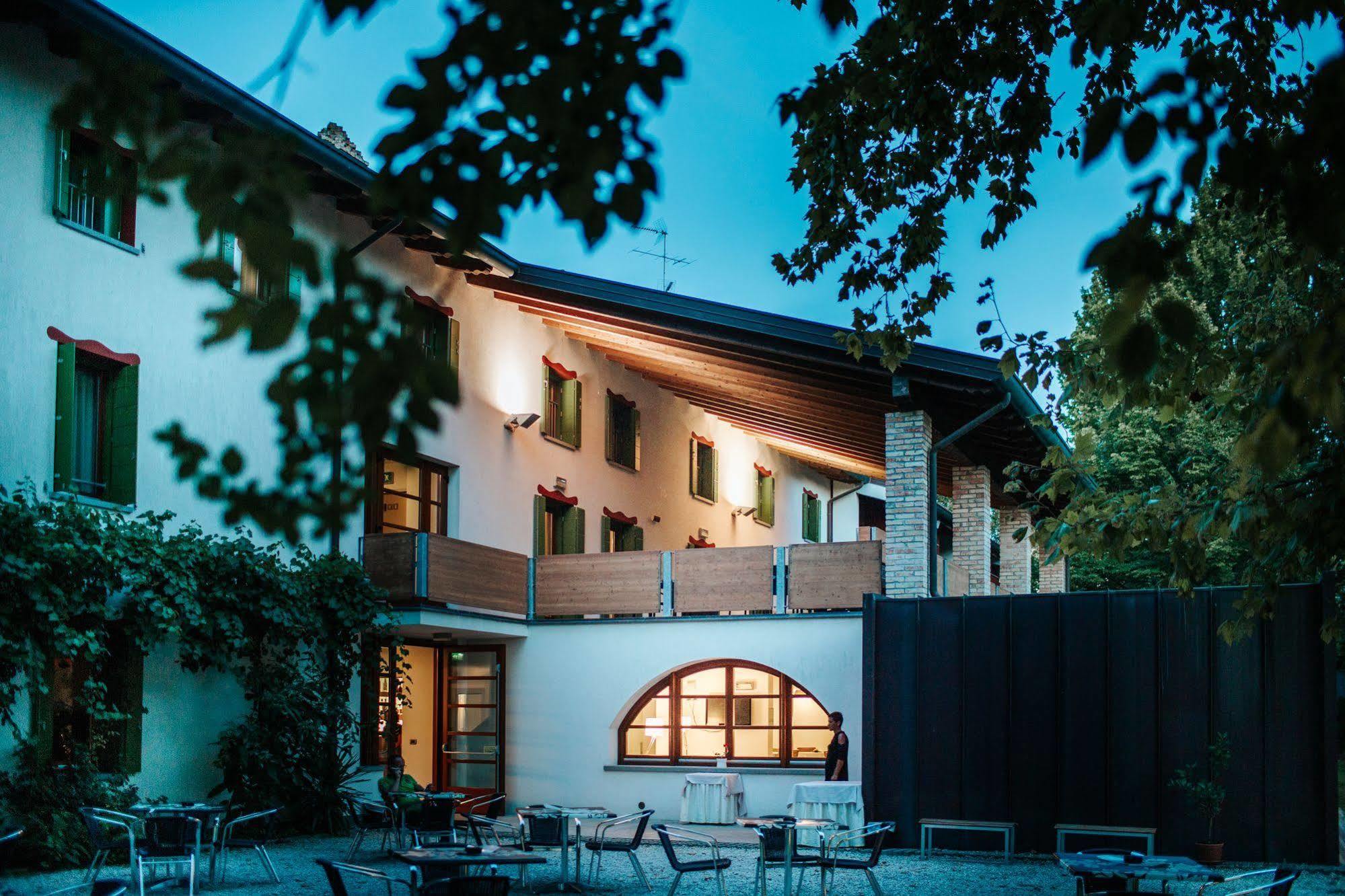 Hotel La Pergola Линьяно-Саббьядоро Экстерьер фото